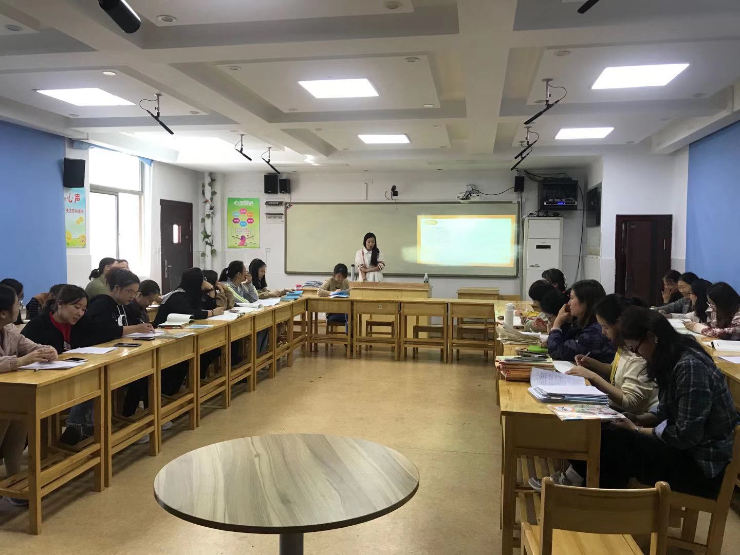 【养正颐小】交流分享经验，解疑促进发展  ——中电颐和家园小学语文学科阶段练习质量分析会
