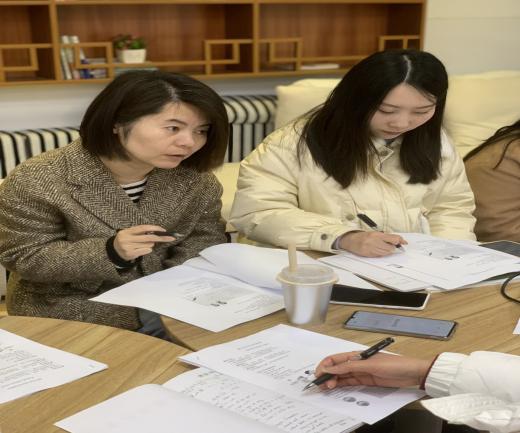 2024.12.6【养正颐小·教学】聚智同备英语课，共绘教评融合景_html_574946e2.jpg