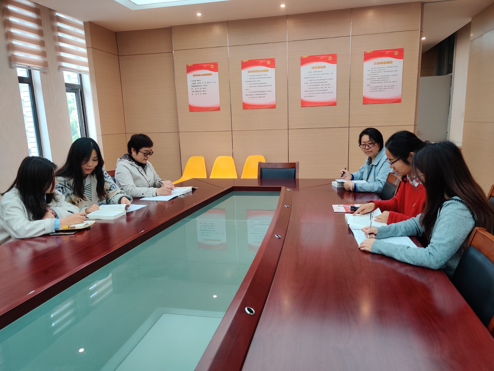 第三党小组学习照片.jpg