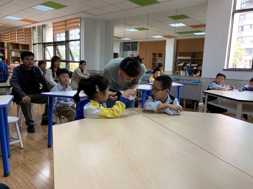 附中仙小南邮校区融合教育系列课程新闻稿_html_3a5813a0.jpg