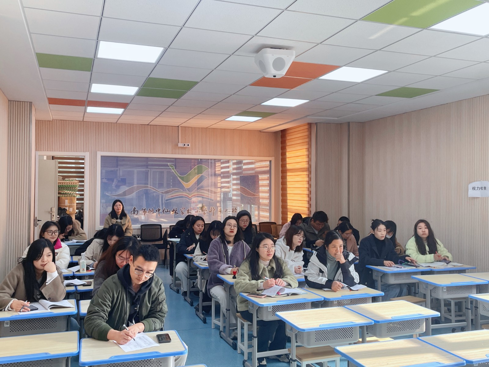 照片2.JPG