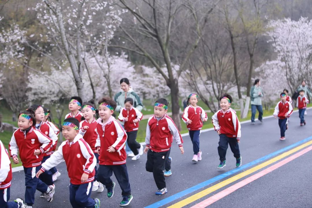 临时_html_1c26adc.jpg