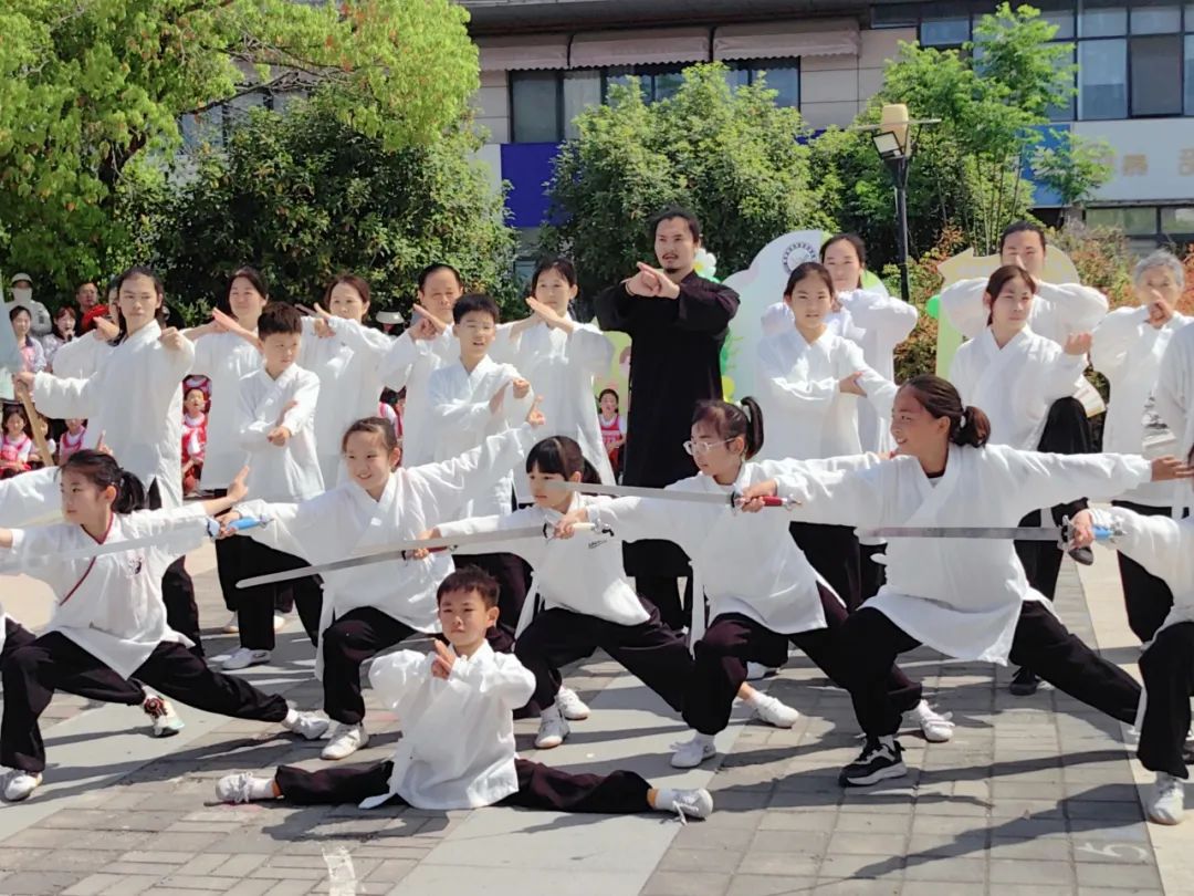 临时_html_1c11ab3b.jpg