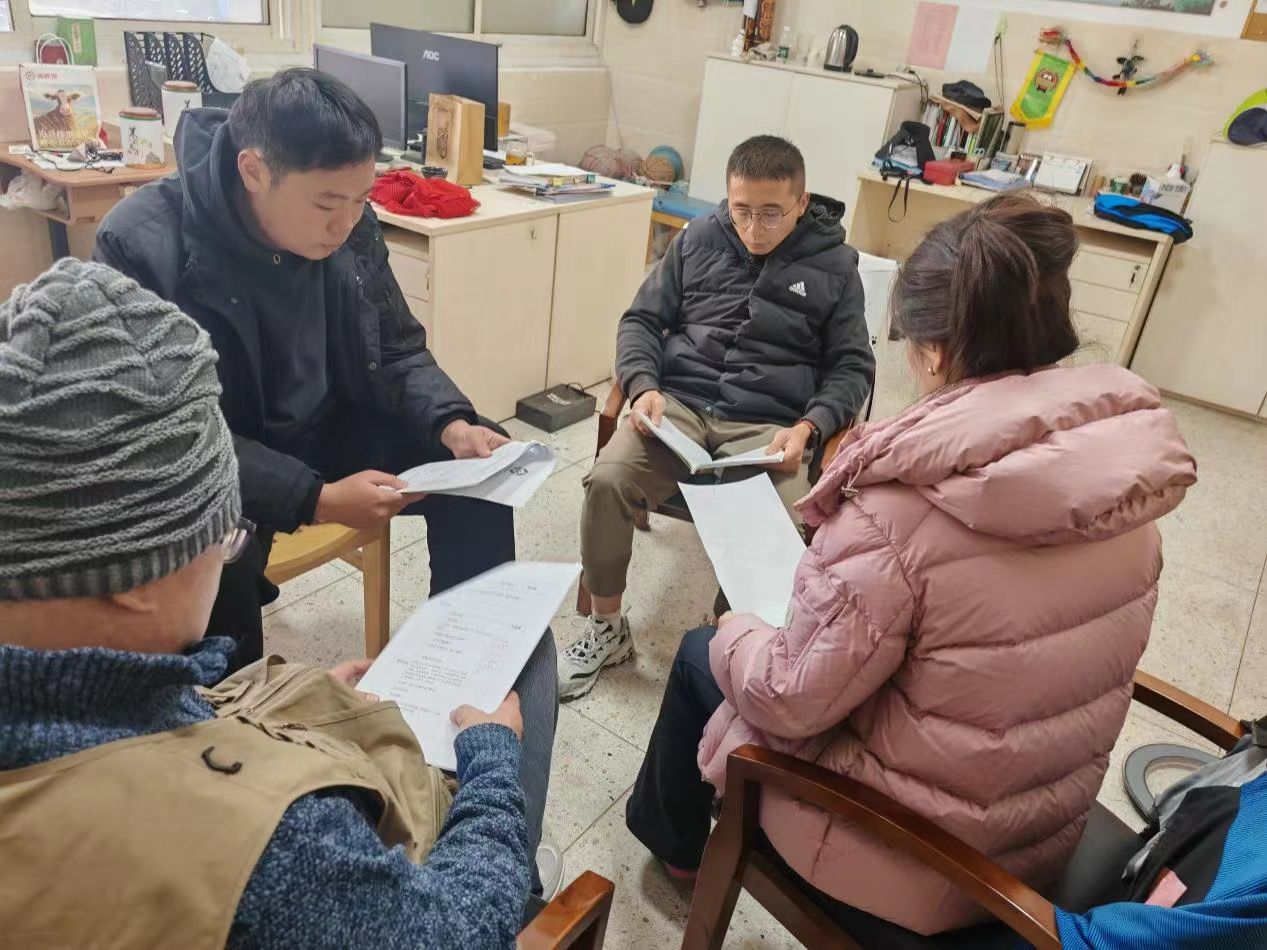 【大爱青秀·教学】共研课堂，奏响教学新篇章——青秀城小学综合组集体备课活动（一）_html_5b2595fe.jpg