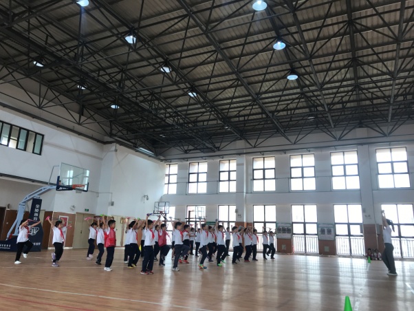 青秀城小学综合组体育校本研修简报 _html_md52a136.jpg
