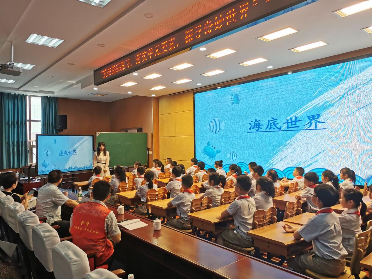 语文区级教研新闻报道(4)_html_59ac335f.jpg