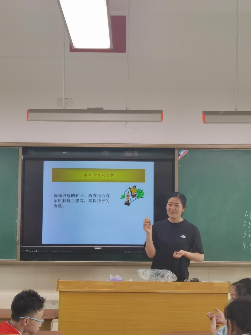 2024.5.10-王雅萱-青小宝藏家长进校园活动(1)_html_5a433d00.jpg