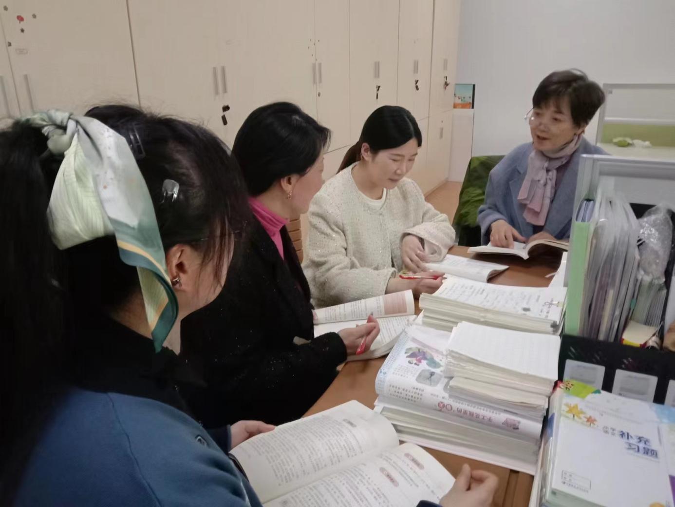 集体备课新闻稿3.31_html_7652a2d8.jpg
