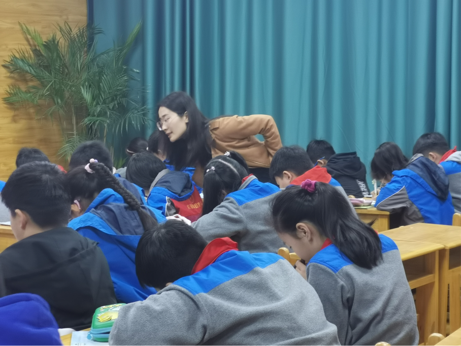 大爱青秀】聚力教研、促进成长—_html_65eb68b4.png