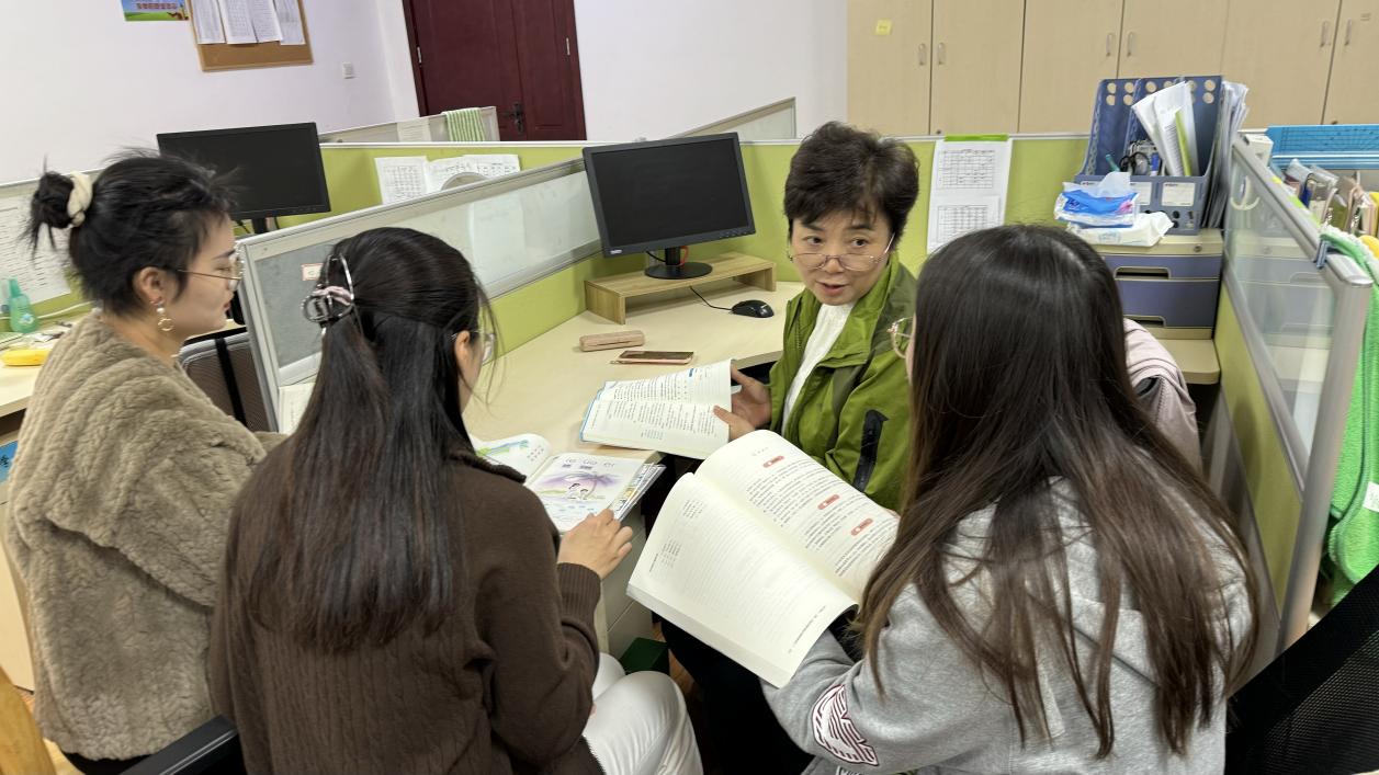 【大爱青秀·教学】精研细思促高效 凝心聚力以致远  ——青秀城小学语文组集体备课活动（三）