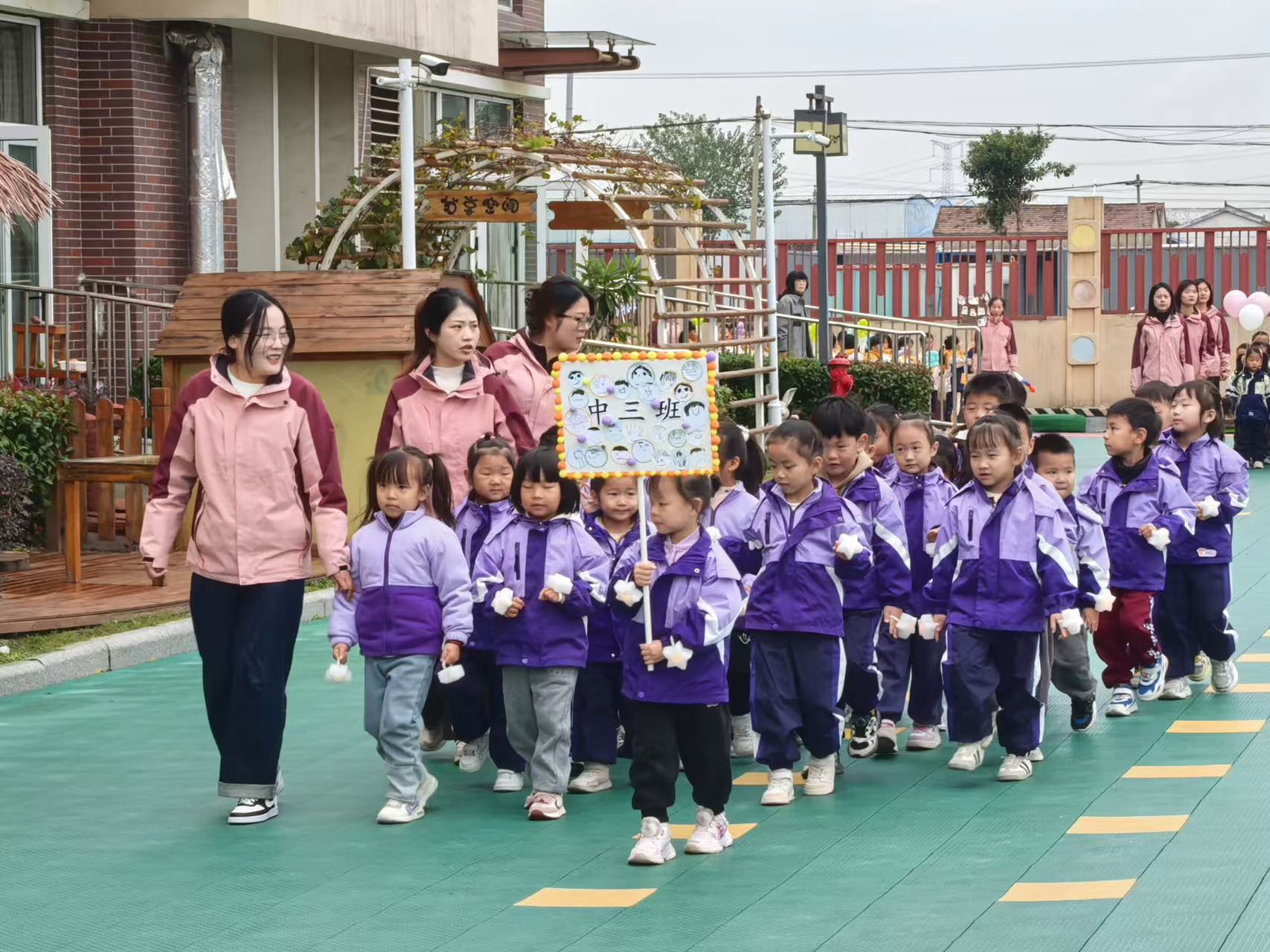 【乐活龙幼·乐享童年】乐享运动，一起向未来——龙潭幼儿园龙岸二园亲子运动会暨家长开放日活动