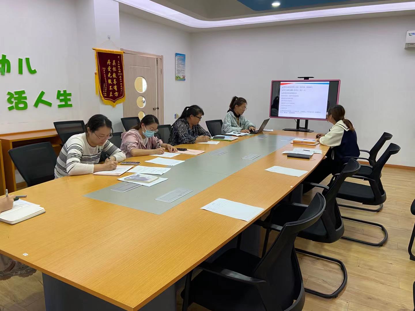 【乐活龙幼】聚焦户外游戏，促进幼儿成长——记龙潭幼儿园长江分园游戏教研组活动
