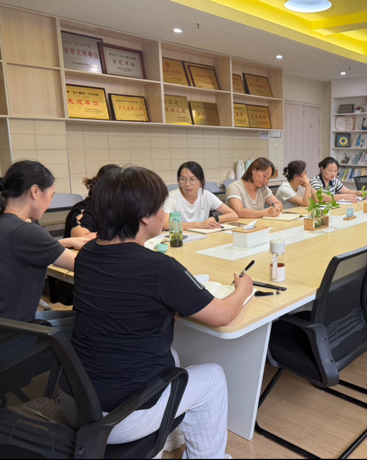 【乐活龙幼】“后”顾无忧，“勤”勉于行——龙潭幼儿园新学期后勤工作例会