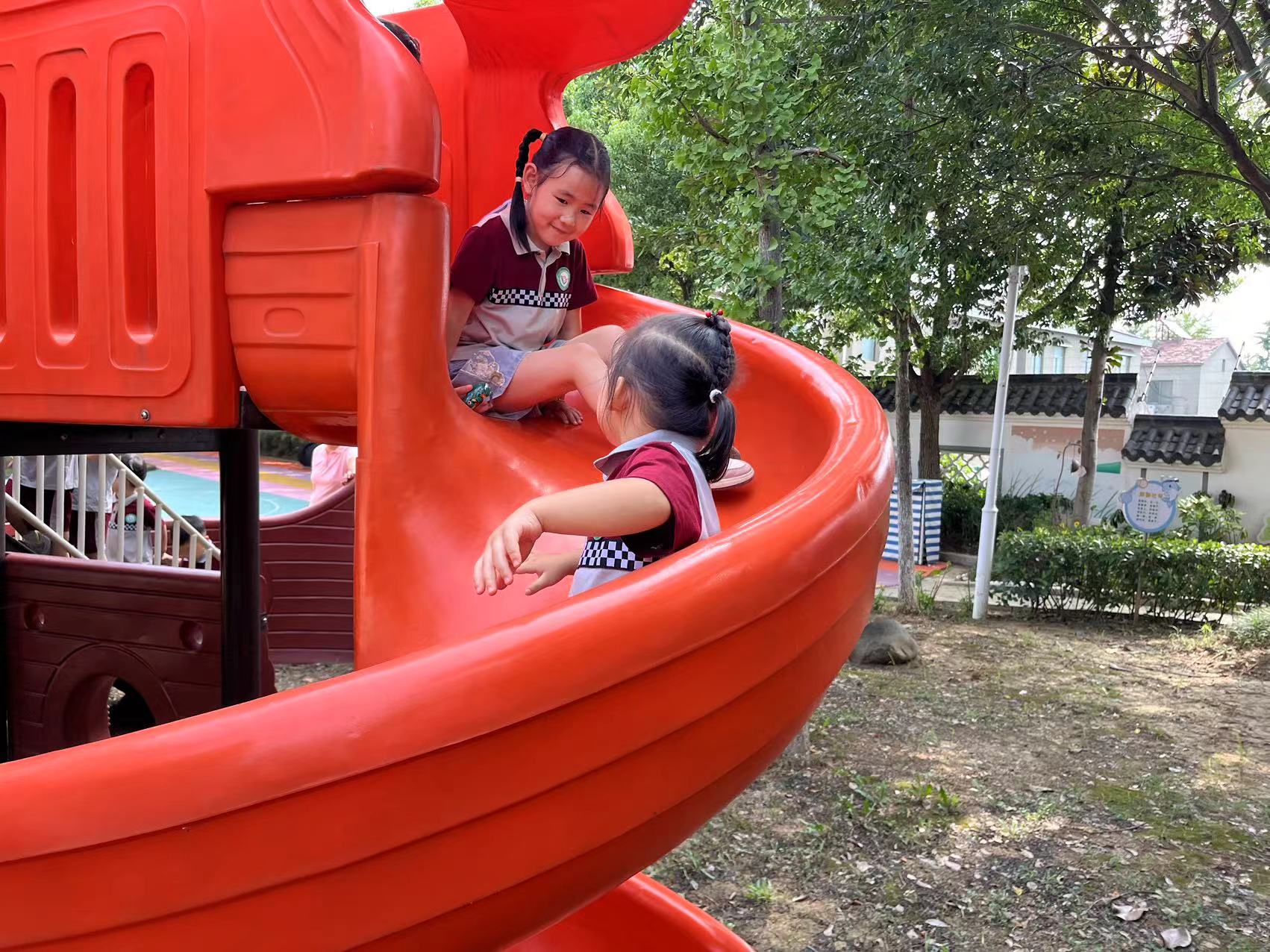 【乐活龙幼·乐享童年】可爱相约，萌“新”初见 —龙潭幼儿园长江分园新生入园活动