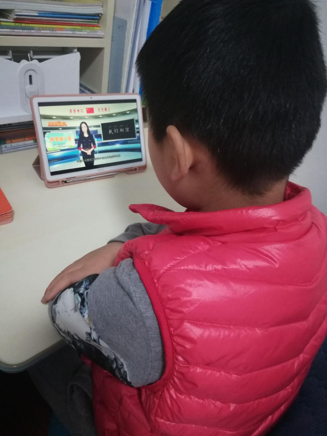 《开学第一课：我们相信》_html_m5ef157b0.jpg