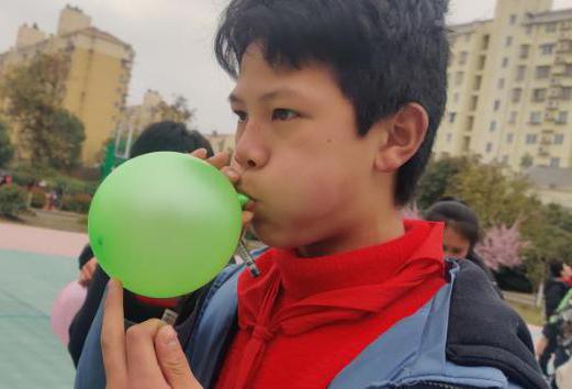 20210312“减压放松，快乐学习”毕业班减压心理活动（周悦写）_html_6875d1a3.jpg