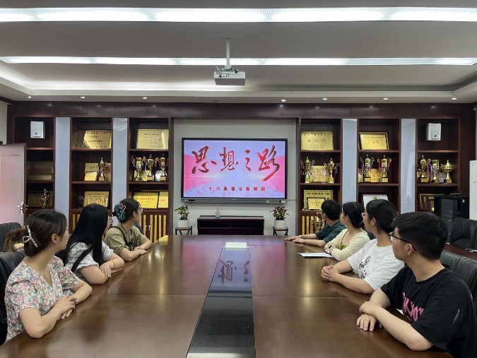 聆听主席话语 走好思想之路_html_m786b95bf.jpg