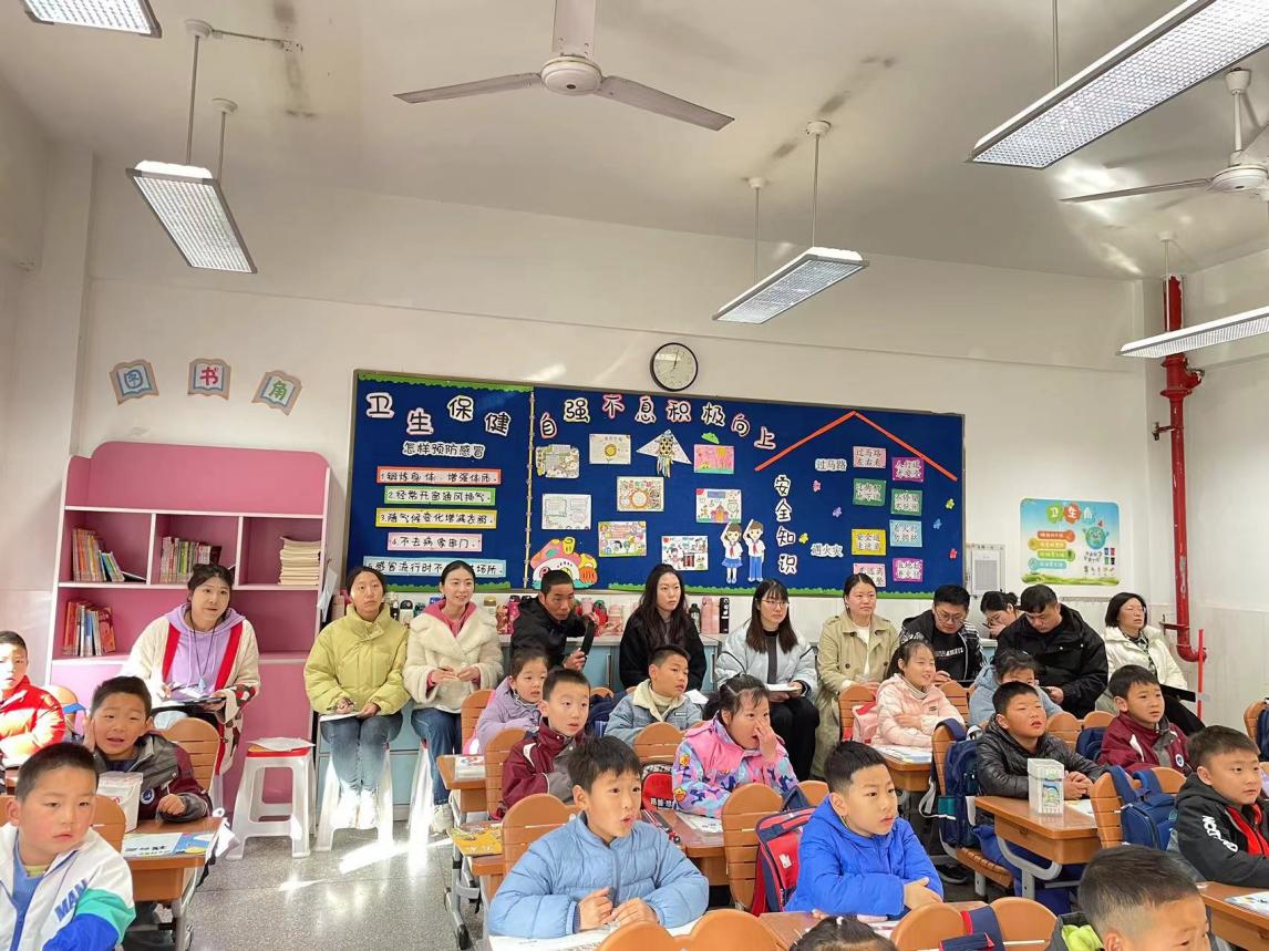 《图画与文字》新闻稿_html_35d1dcd1.jpg