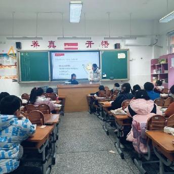 新学期 “心”启航——南湾营小学开展开学心理调适主题班会_html_7103df8c.jpg