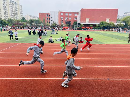 2024年南京市南湾营小学第九届春季运动会_html_m293d2c6d.jpg