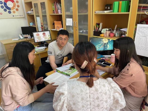 20210508李嘉靓六年级循环听课报道_html_58919fb1.jpg