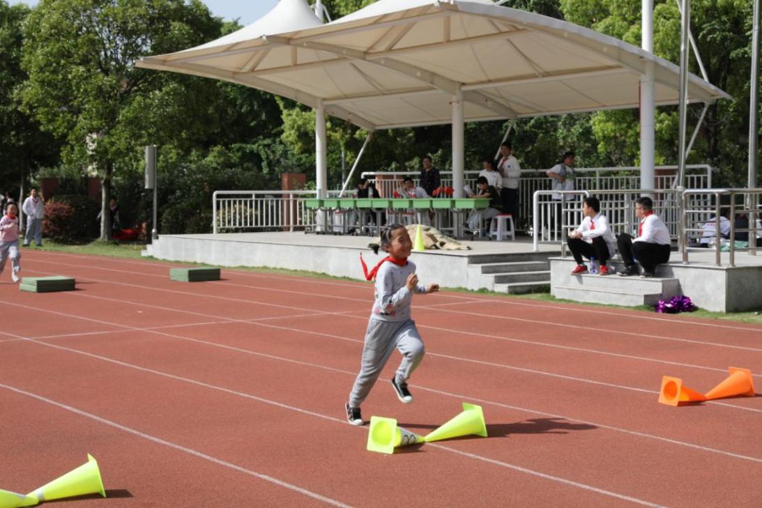悦动童心，乐享童年2021南湾营小学春季运动会新闻稿_html_m6a23cdf1.jpg