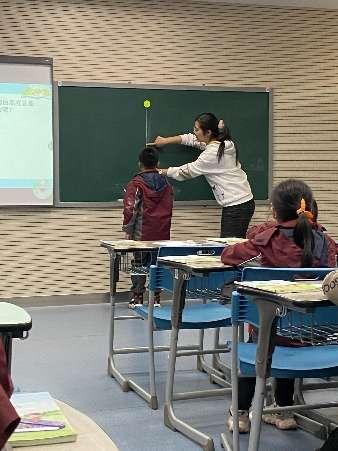 20221123金永芹童学课堂报道_html_m554a2b47.jpg