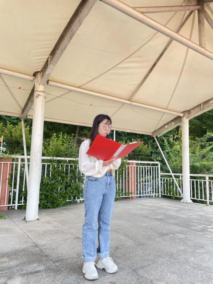 文明在心，善小可为升旗仪式报道（何骞）_html_c30466c.jpg