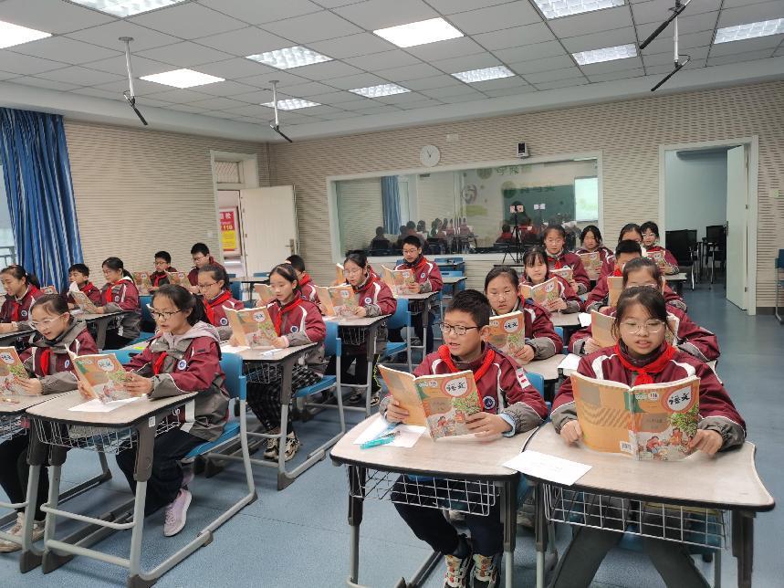 20221129语文组陈谐童学课堂第372期（王晶晶写）_html_5f1f503f.jpg