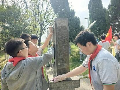 丹心照古今 正气润童心新闻稿_html_323c10cb.jpg