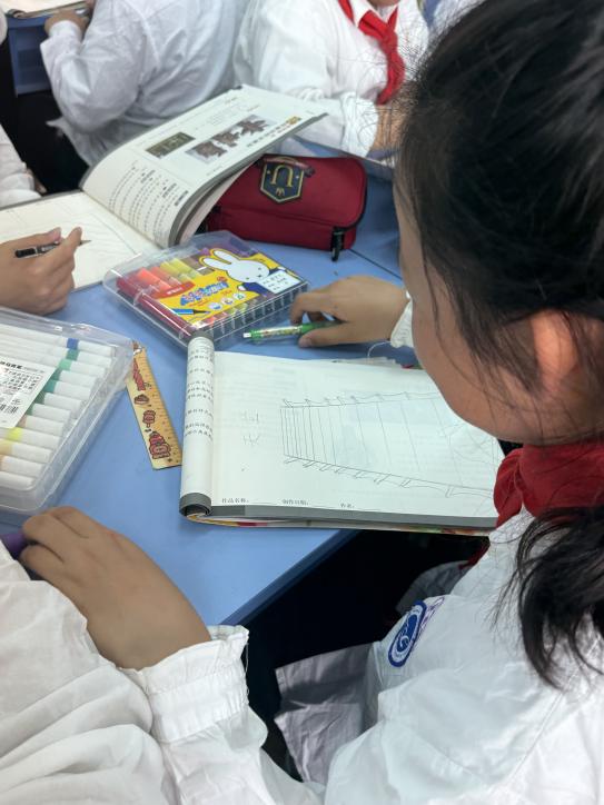 20250409贾珩童心课堂报道_html_1b69e91.jpg