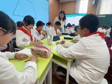20240604展生活创意  品数学魅力报道_html_m53bbfadb.jpg