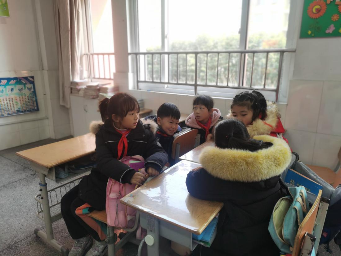12.25班会报道_html_1f4a61d.jpg
