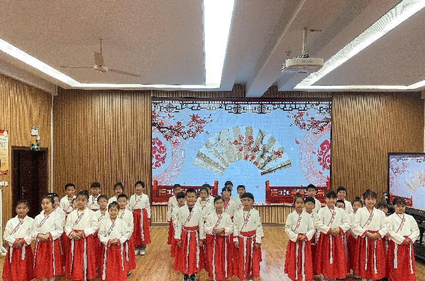 品汉字文化 演汉字之美_html_m68c32120.jpg