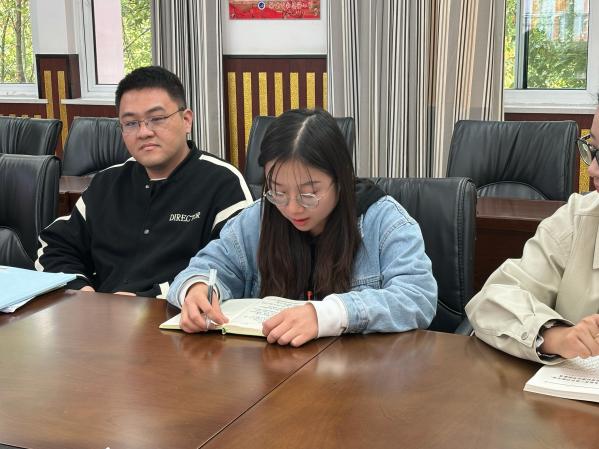 20241113学习研读习近平同志《论教育》——南湾营小学党支部学习活动_html_4318ac12.jpg