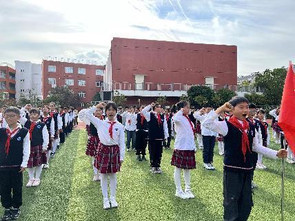 南京市南湾营小学建队日主题活动报道_html_32c8070c.jpg
