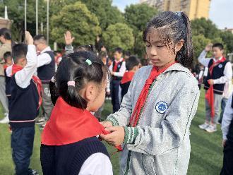 南京市南湾营小学建队日主题活动报道_html_m4632b744.jpg