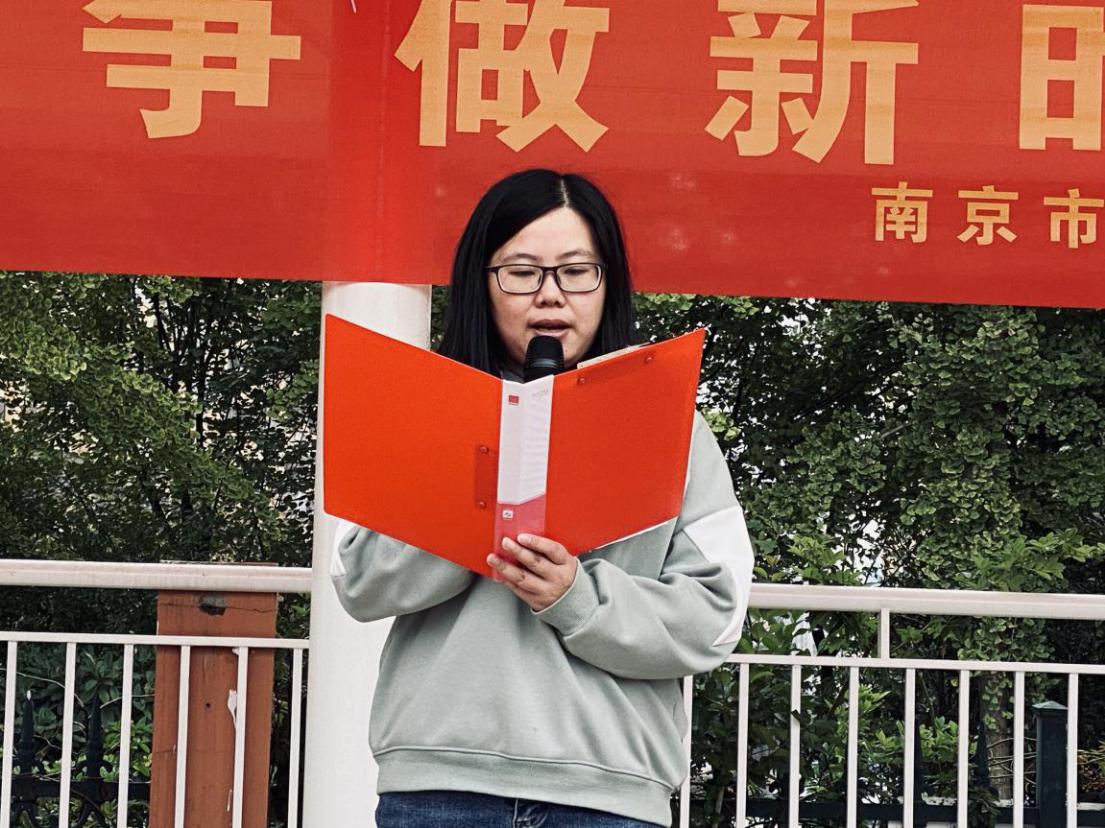 书香伴我成长  通讯稿_html_6239aa1b.jpg