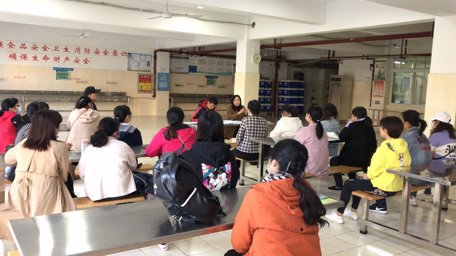 南湾营小学膳食委员会工作_html_m4e304905.jpg