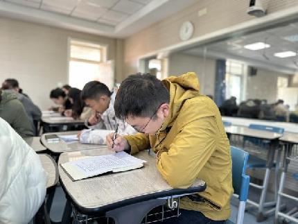 20231113教科研素养大赛理论考核报道_html_m73b61dd1.jpg