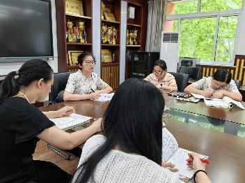 20240903语文组校本研修报道_html_5e2c969c.jpg