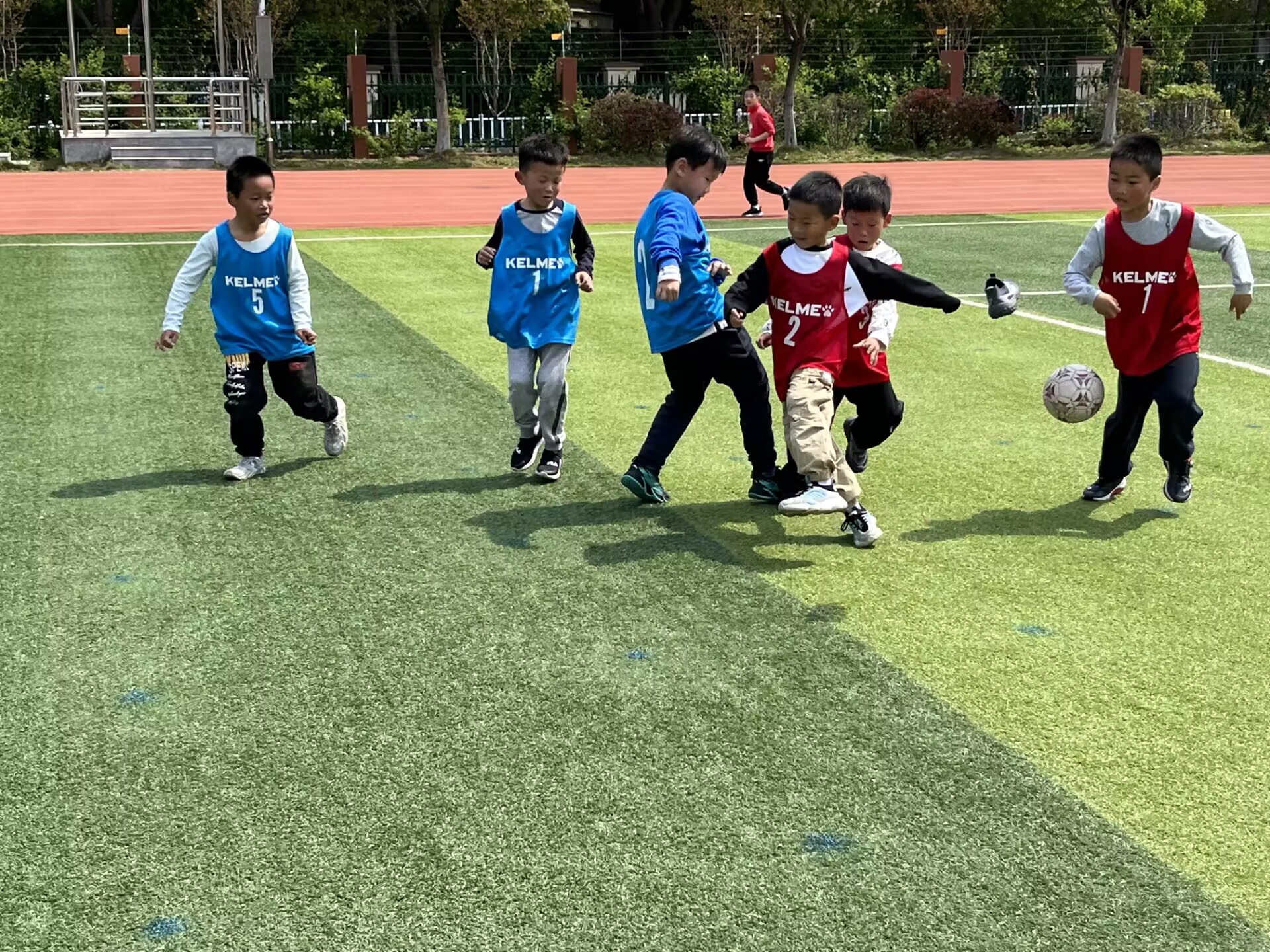 20230414南湾营小学第七届班级足球联赛_html_m4d8071e3.jpg