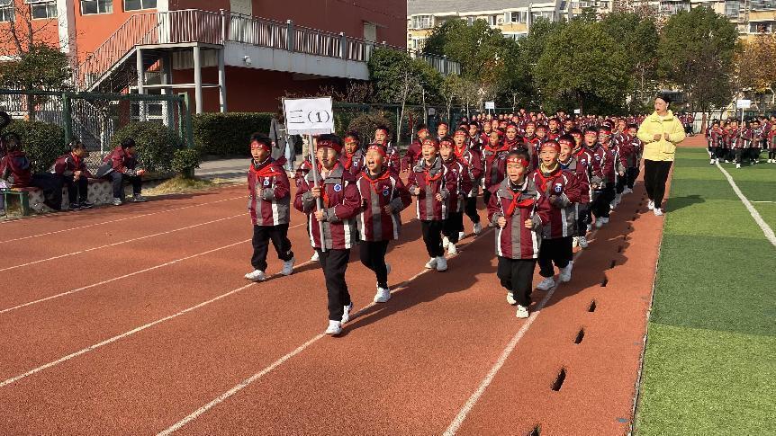 2023.12.6阳光正好，青春无限----2023-2024学年南湾营小学体育系列活动--跑操比赛_html_m68379932.jpg