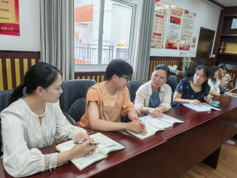 20250916语文组校本研修报道_html_m1fa7575a.jpg