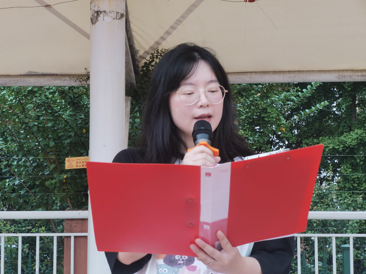 第5周 升旗仪式新闻稿_html_5c181bfb.png