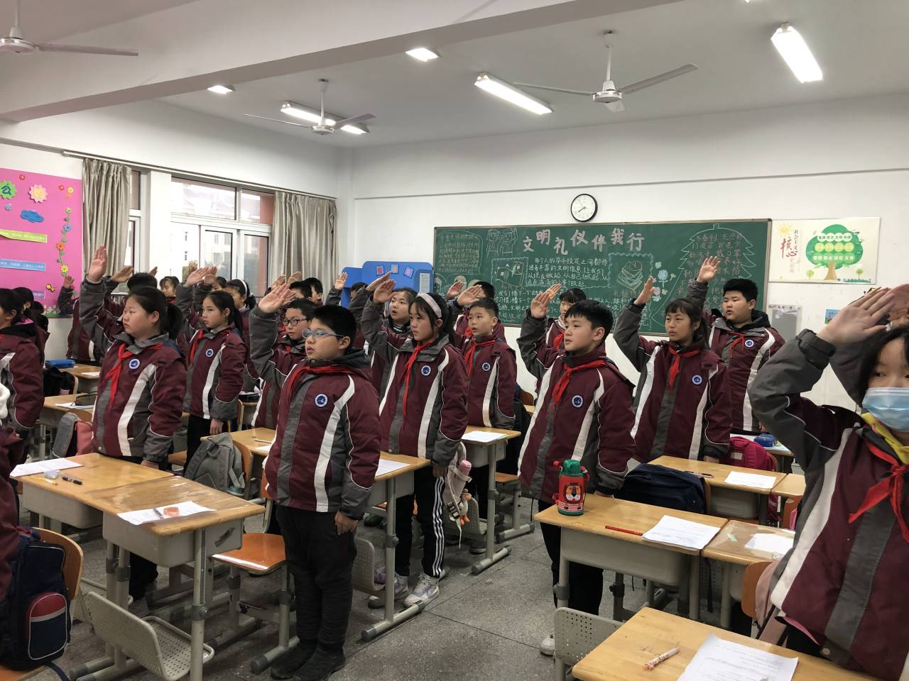 文明礼仪 从我做起_html_7c9db58b.jpg