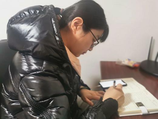 高举队旗跟党走_html_4fea3572.jpg