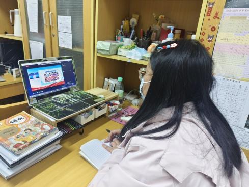 深学全会精神 筑牢思政根基_html_m7bd2f329.jpg