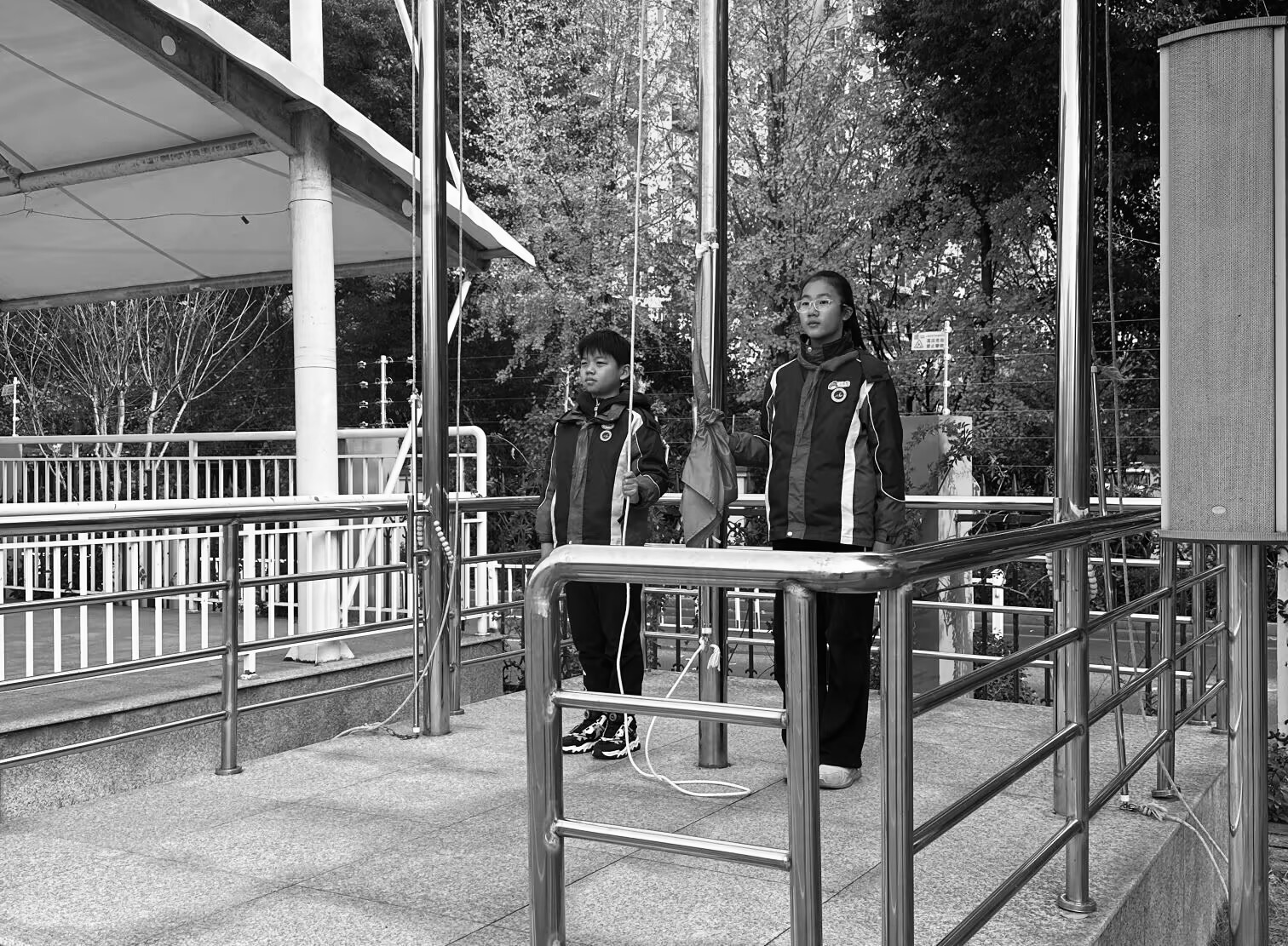 20241213铭记历史，砥砺前行 ——南湾营小学国家公祭日活动(周悦写）_html_m5c7baf41.jpg