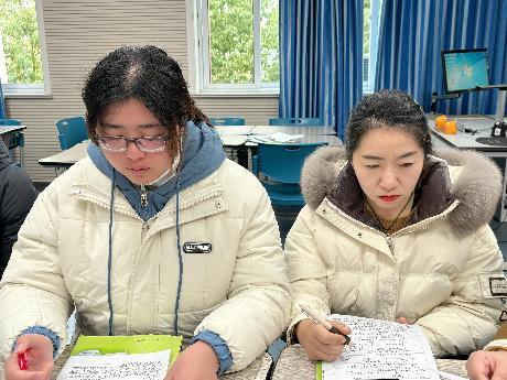 20241211数学组校本教研报道_html_m2e165bc6.jpg
